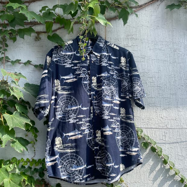 Vintage Hawaiian shirt 