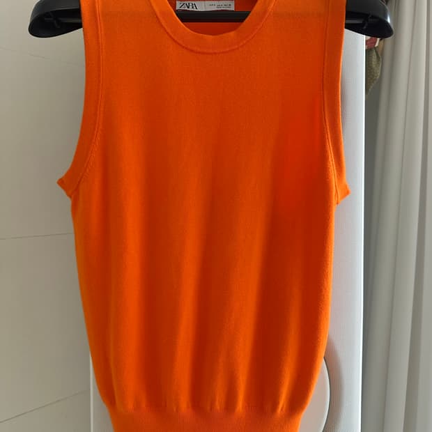 자라(ZARA) 니트 민소매 탑
