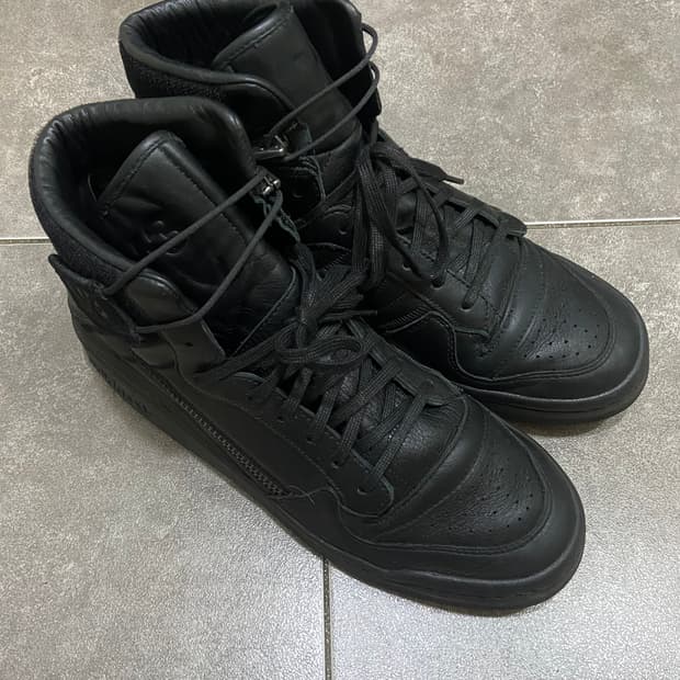 Y-3 아디다스 사선 지퍼 포럼 하이 탑 트리플 블랙