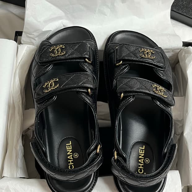 샤넬 새상품 벨크로 샌들 39 새상품 비브람밑창 백화점풀박