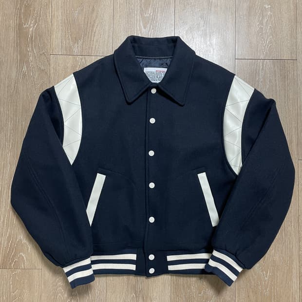 벌스데이수트 바시티 다크네이비