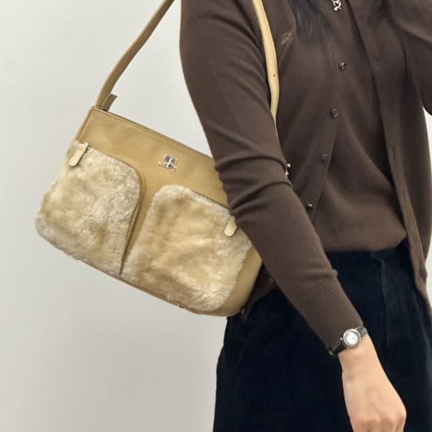 courreges / 꾸레쥬 베이지 스웨이드 퍼 숄더백 