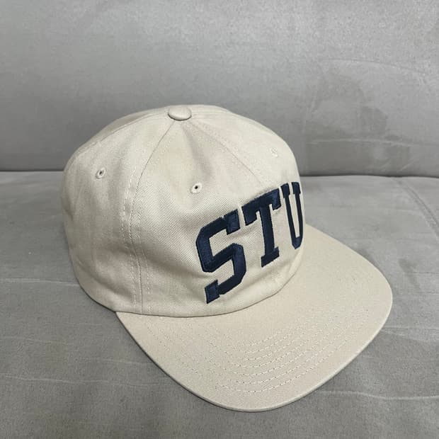 스투시 STU 아치 스트랩백 캡 베이지 새상품