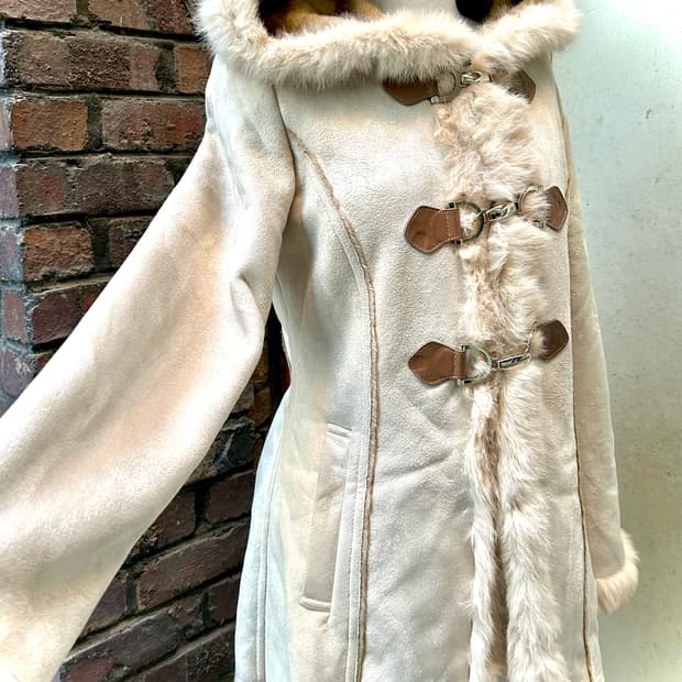 *rare design* 2000s 라떼갸루 모리걸 버클 퍼 코트