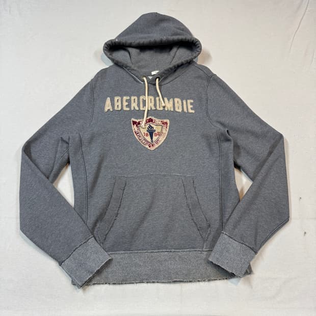 XL) 아베크롬비 패치 스펠로고 후드티