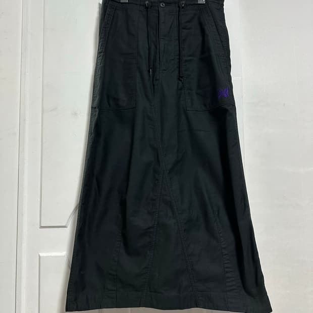 니들스 스트링 퍼티그 스커트