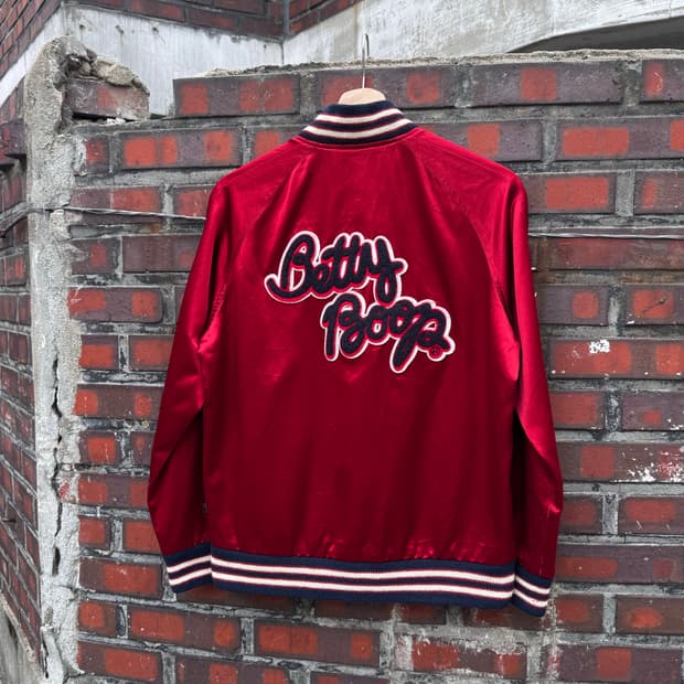 Moussy 베티붑 수베니어 나일론 자켓 