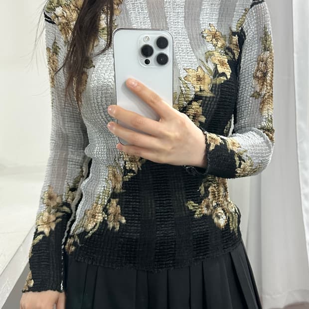 oriental pleats top