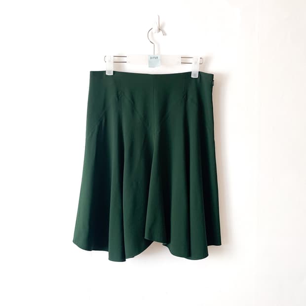 [EU38]끌로에 비대칭 헴라인 미디 스커트