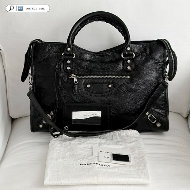 발렌시아가 시티백 뉴자이언트 미듐 판매합니다.