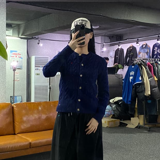 폴로 꽈베기 울 라운드 가디건 B3185