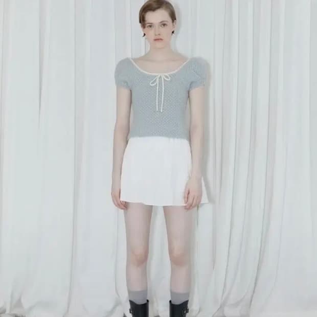 시눈 퍼프 하프 니트 탑 라이트 블루