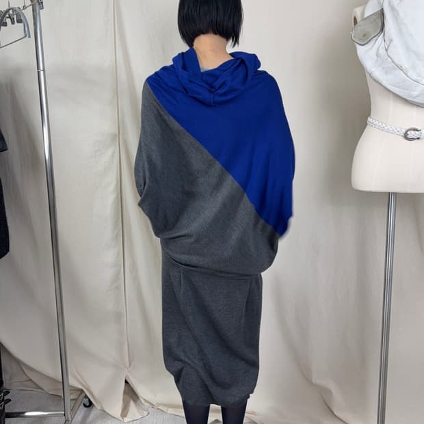 Atsuro Tayama  비대칭 니트 드레스