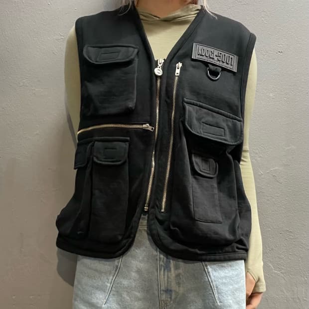 KOOGI 블랙 포켓 조끼