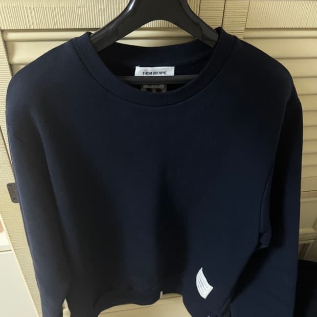 톰브라운 백삼선 스프라이트 맨투맨 그레이컬러 3사이즈