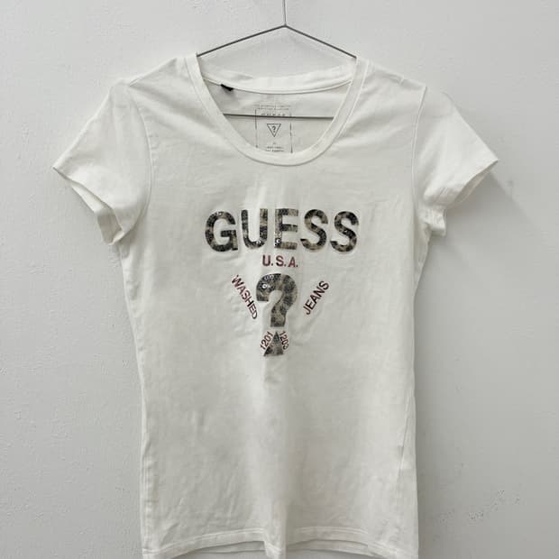GUESS Y2K T-shirt
