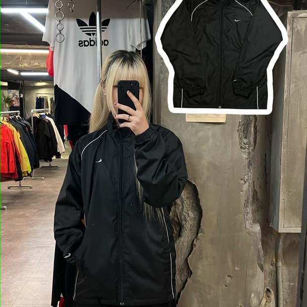 나이키 바람막이 블랙 S   #csz2110