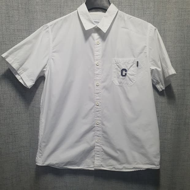 커버낫  C 로고 반팔 셔츠 화이트 