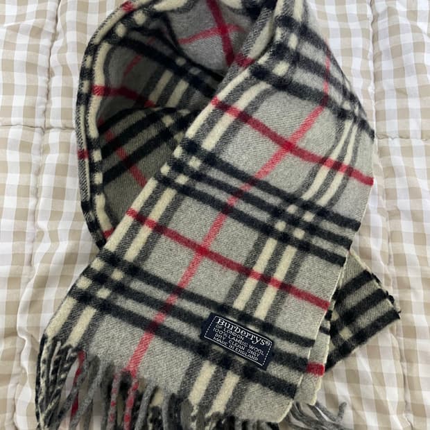 버버리스 체크 패턴 머플러