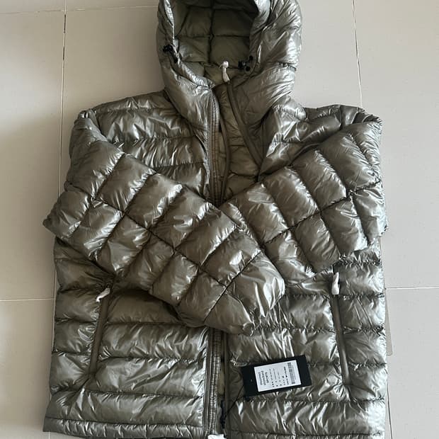 무신사 스탠다드 탱크 라이트 벤트 경량패딩