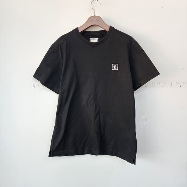 우영미 블랙 반팔 티셔츠