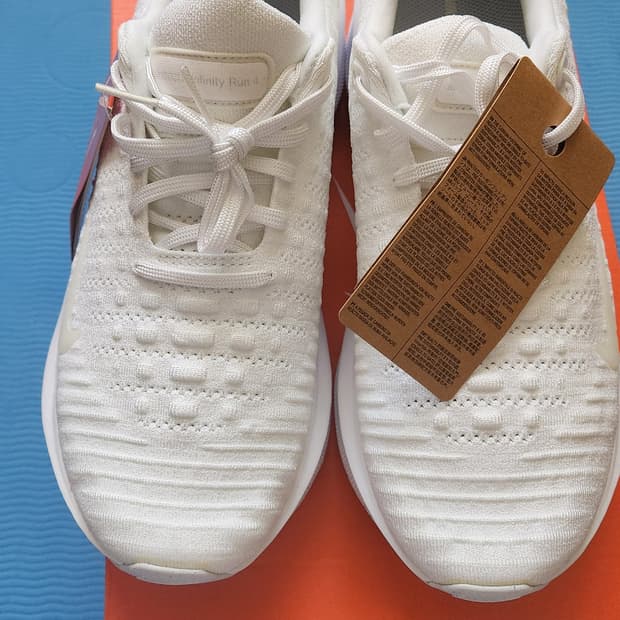 나이키 리액트 인피니티 런 4 새상품