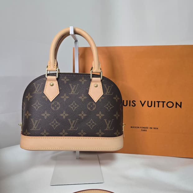 루이비통 알마 BB