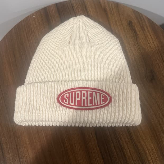 슈프림 오벌 패치 비니 내추럴/화이트