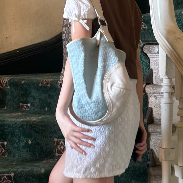 코치 하늘색 호보백