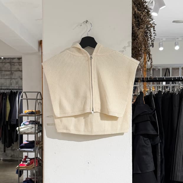 띠어리 아이보리 레이어드 후드 집업 니트 베스트