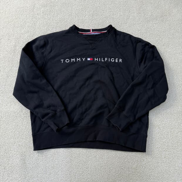 [XL] 타미힐피거 스펠로고 맨투맨 0108T1