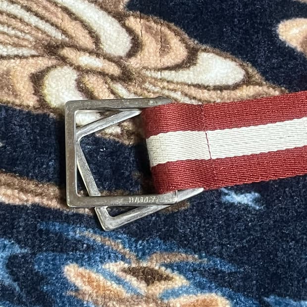 발리 까레이로 벨트