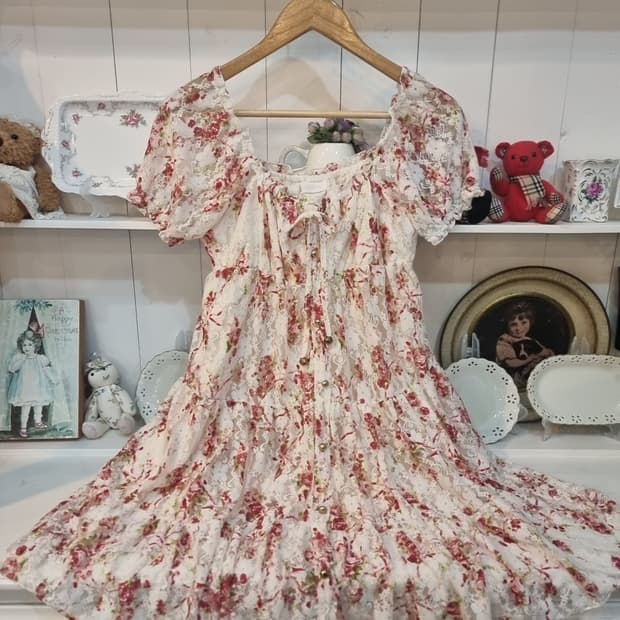 LIZ LISA(리즈리사) 로즈레이스 퍼프소매 셔링원피스