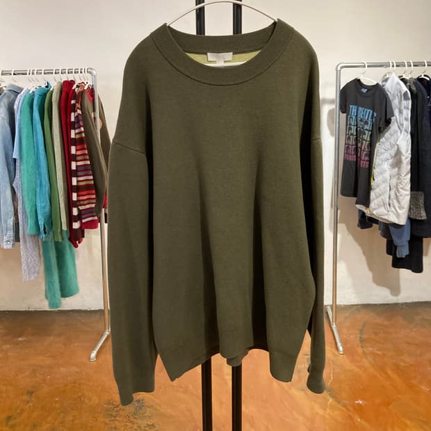 코스(COS) 카키 오버핏 맨투맨