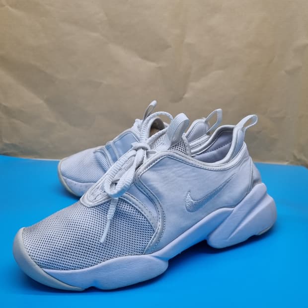 나이키 로덴 여성운동화235 