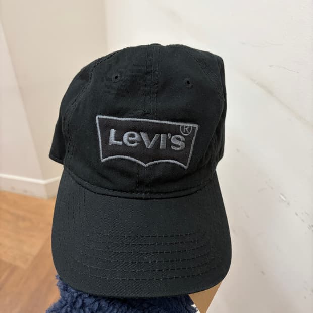 N23. 리바이스 볼캡