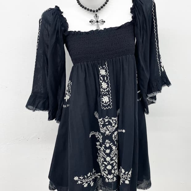 에스닉 자수 오프숄더 원피스