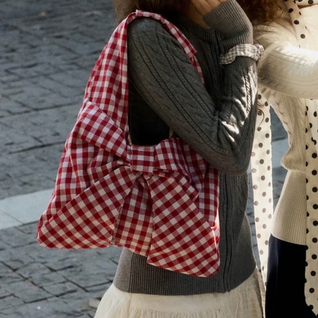 체크 리본 숄더백