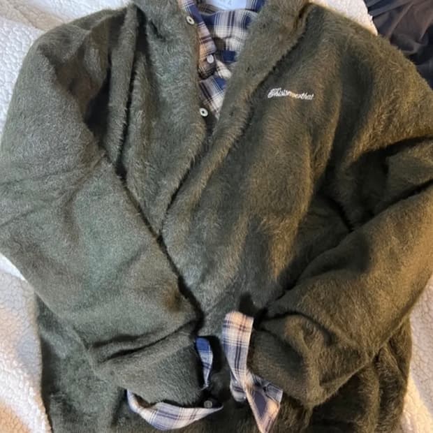 SCT-Logo Shaggy Knit Polo Olive 디스이즈네버댓 