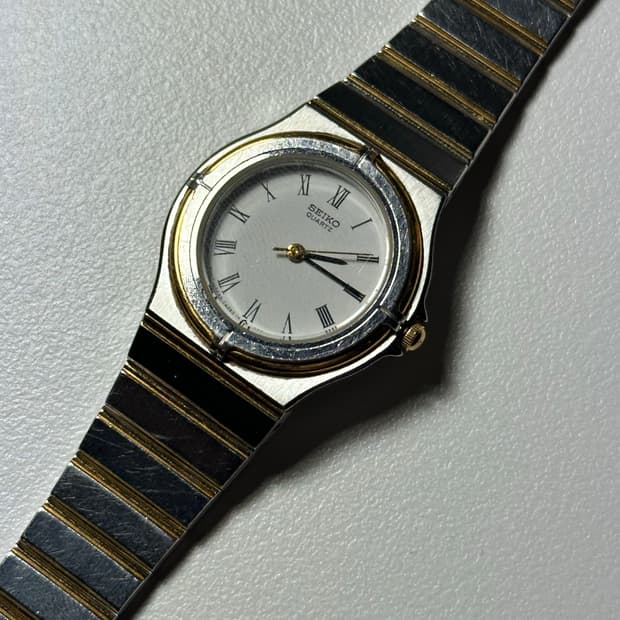 SEIKO quartz gold silver