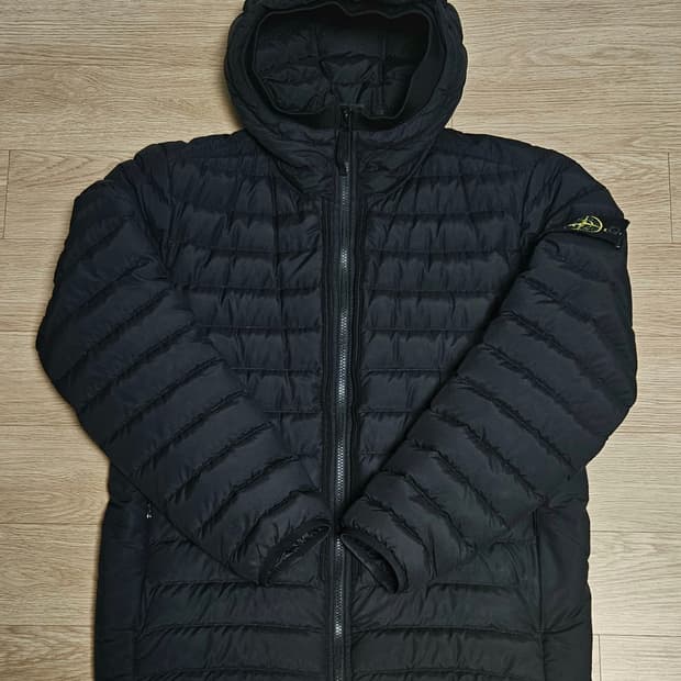 (백화점 한글택 정품)스톤아일랜드 경량패딩 L(100~105) 상태 특A