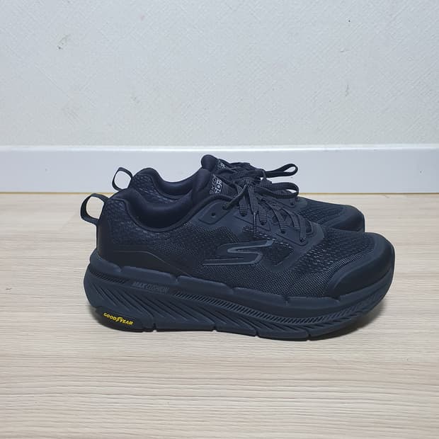 스케쳐스 맥스쿠셔닝 운동화 255