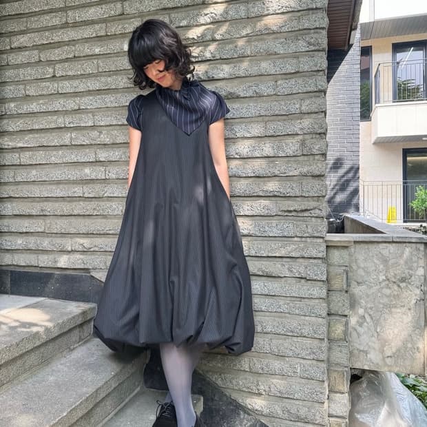 Cosmoss 코스모스 벌룬 스트라이프 드레스(블랙)