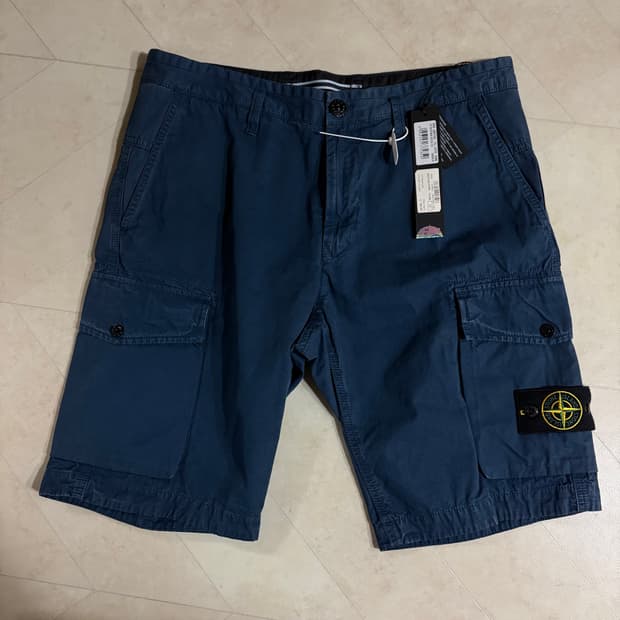 새상품(33)스톤아일랜드 와펜 로고 버뮤다 카고 반바지 네이비
