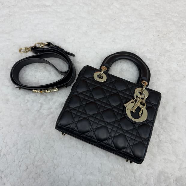 디올 레이디백 램스킨 스몰 블랙