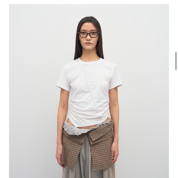 seam detail slim t-shirt 블랙,화이트 2장