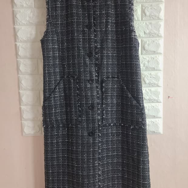 The Izzat Collection 트위드 롱 조끼(66)