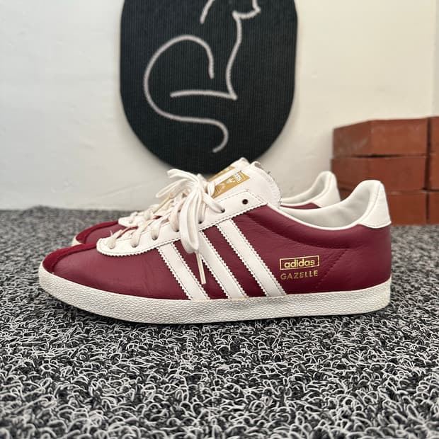 아디다스 가젤 버건디 245mm