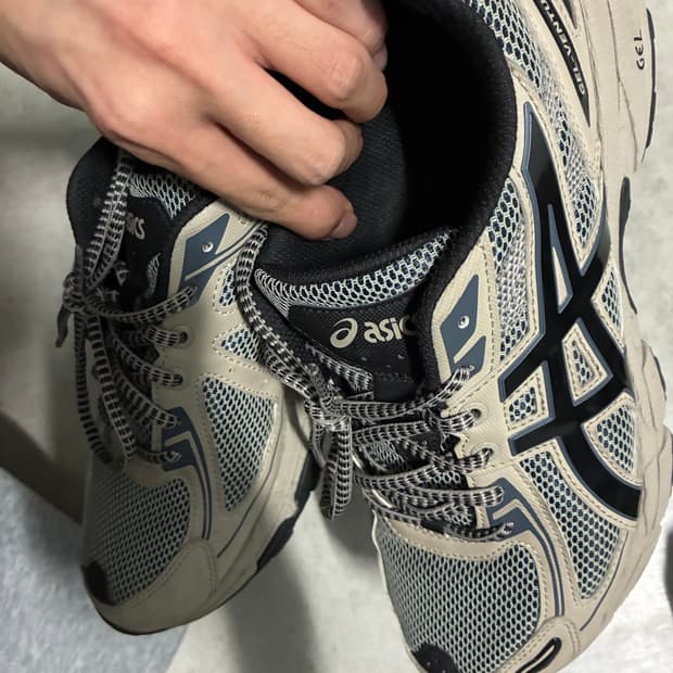 아식스 젤 벤쳐 6 페더 그레이 블랙 (택포)