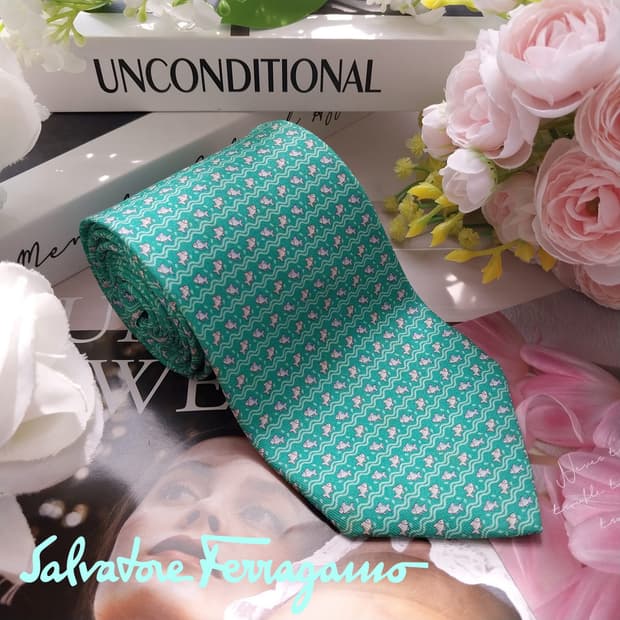 페라가모 넥타이 민트 물고기 패턴 A등급 K2482
